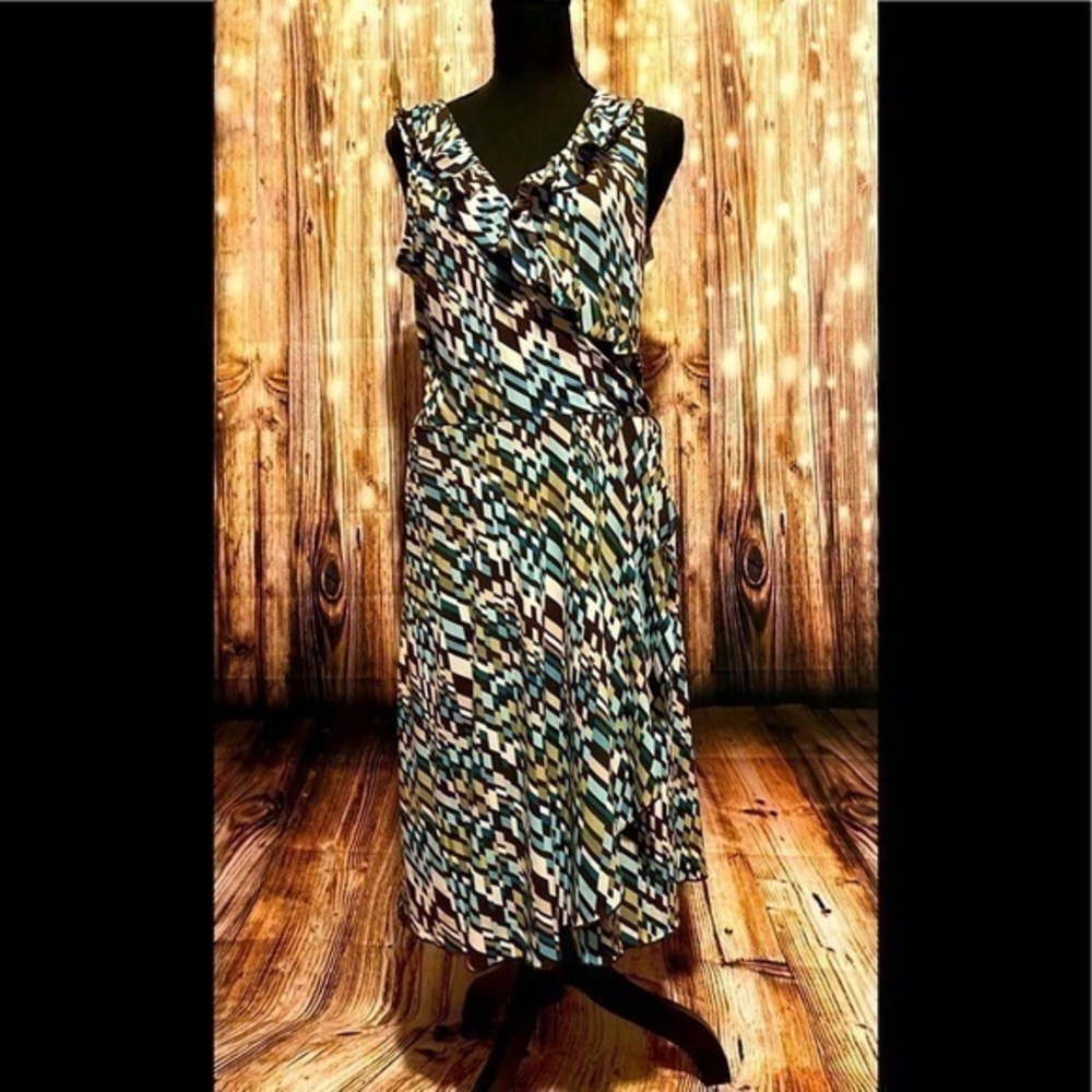 MISS Bison large multi colored stunning sleeveless sun dress